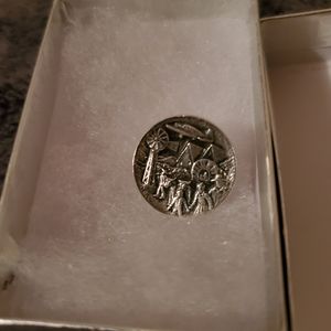 Retired James Avery Settlers Tie Tack/Pin